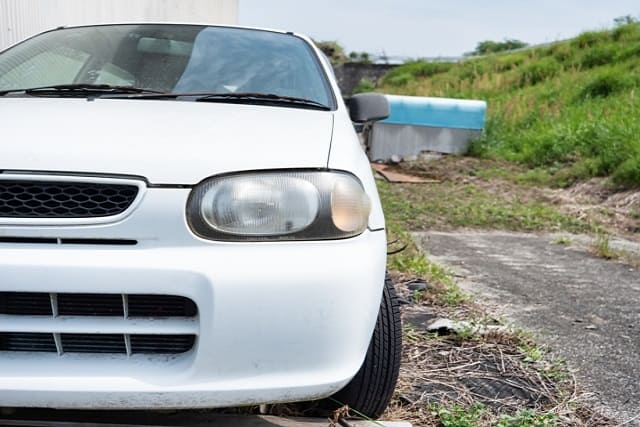 白い車のフロント